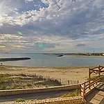Rez De Jardin 38m² A Avec Vue Et Parking Prive - Fr-1-472a-129 * Sète