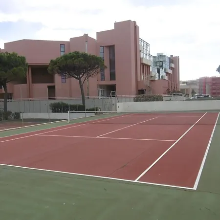 Apartment Rez-de-jardin A Sete: 2 Pieces, Piscine, Parking, Terrasse - Fr-1-472a-129 Sete
