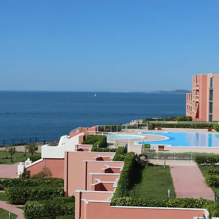 Rez-de-jardin A Sete: 2 Pieces, Piscine, Parking, Terrasse - Fr-1-472a-129 *
